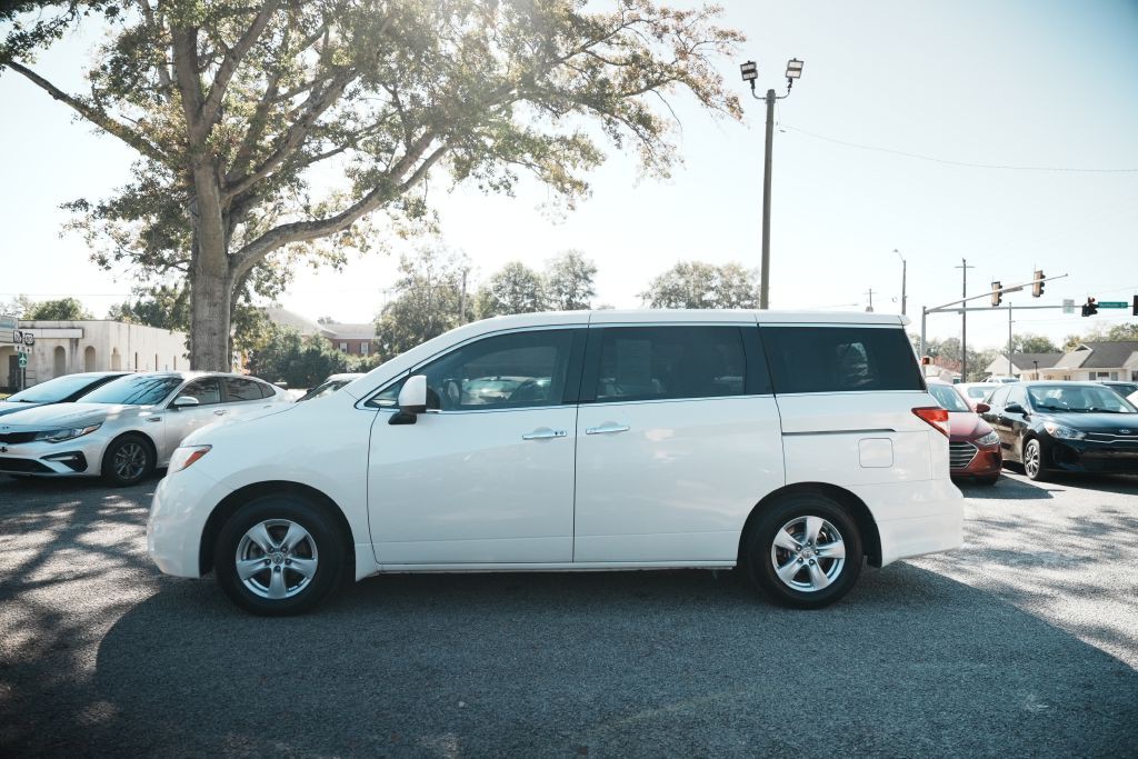2015 Nissan Quest Image 2