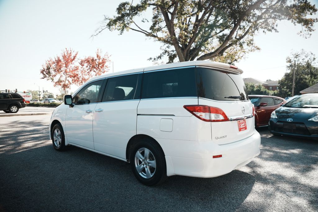 2015 Nissan Quest Image 3