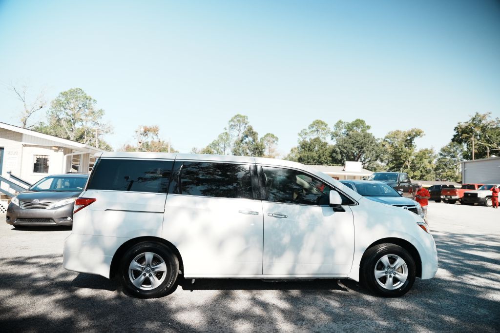 2015 Nissan Quest Image 6