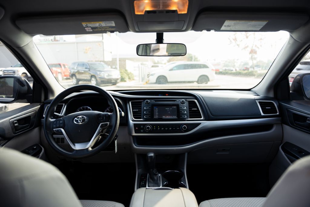 2016 Toyota Rav4 Image 9