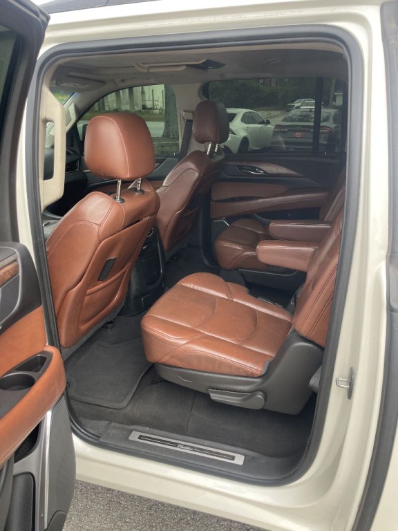 2015 Cadillac Escalade Image 6