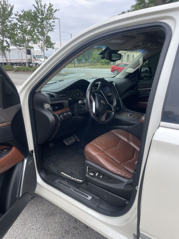 2015 Cadillac Escalade Image 7