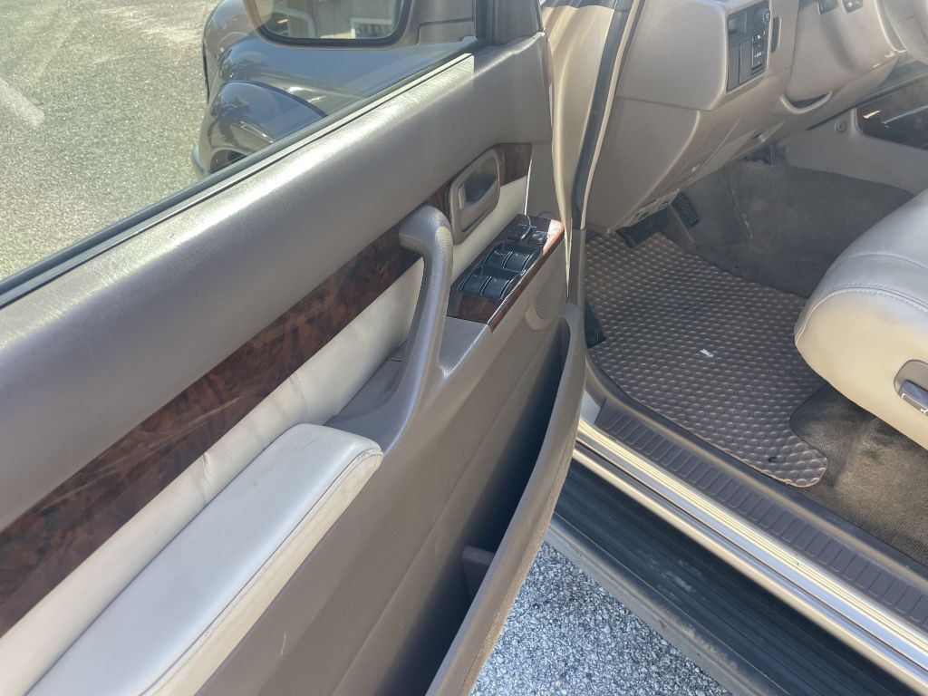 1997 Lexus LX Image 7