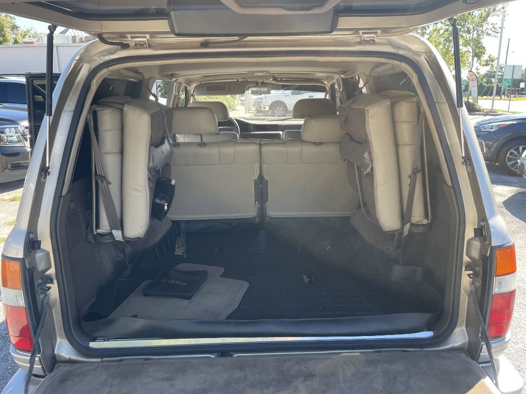 1997 Lexus LX Image 8