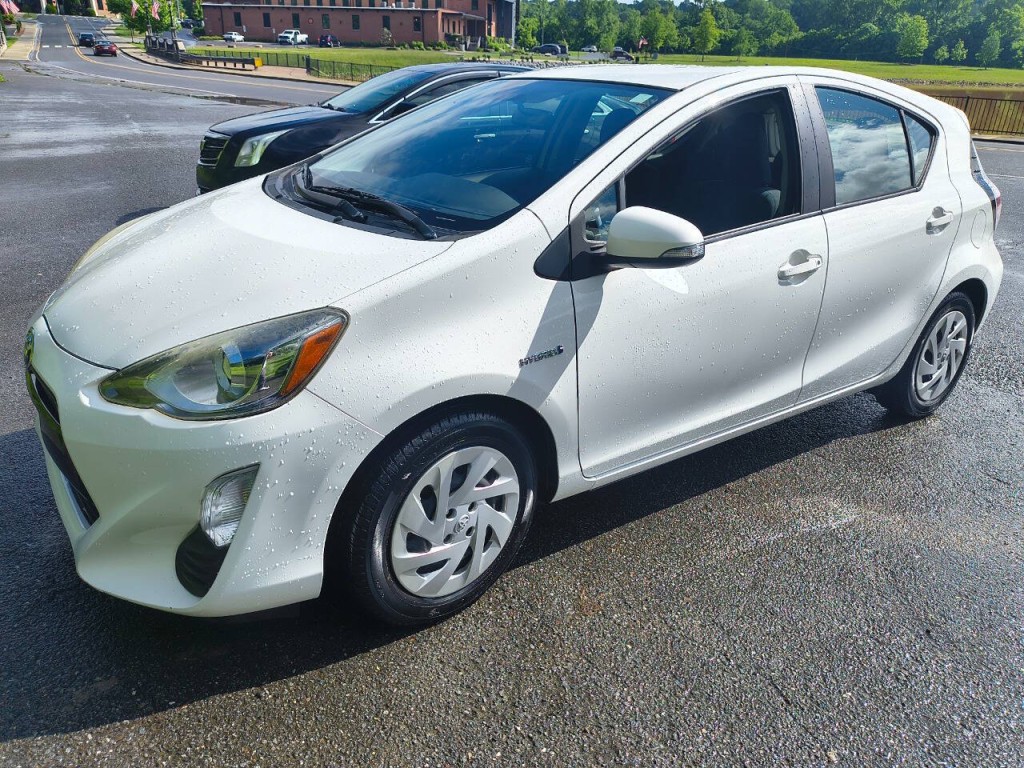 2016 Toyota Prius Image 3
