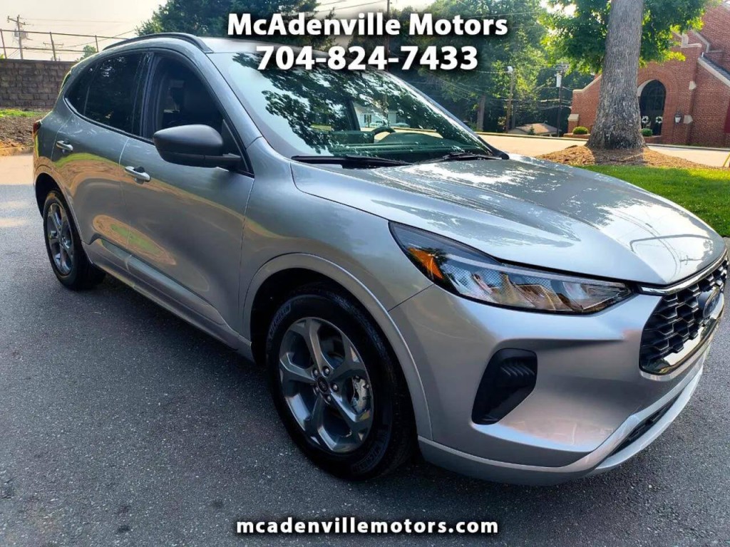 2023 Ford Escape Image 1