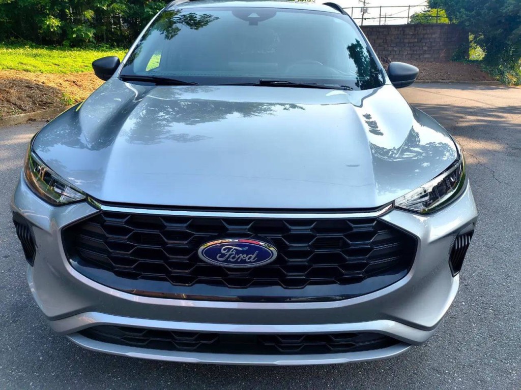 2023 Ford Escape Image 2