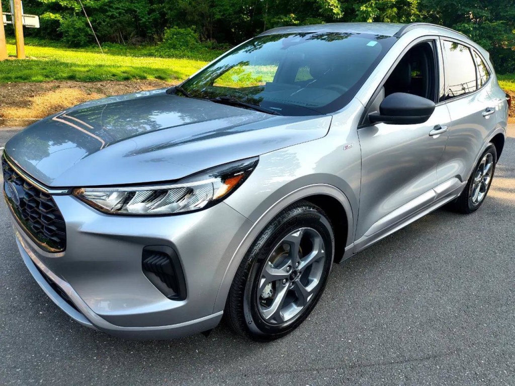 2023 Ford Escape Image 3