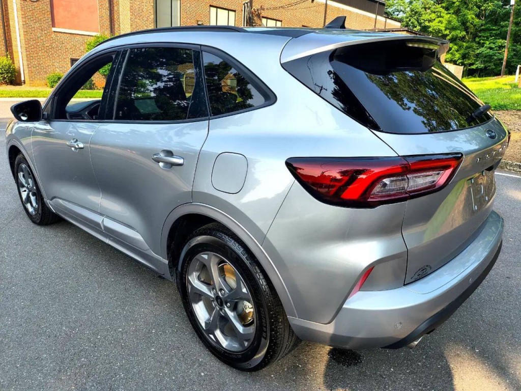 2023 Ford Escape Image 5