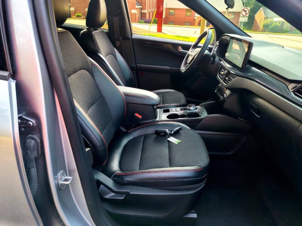 2023 Ford Escape Image 28