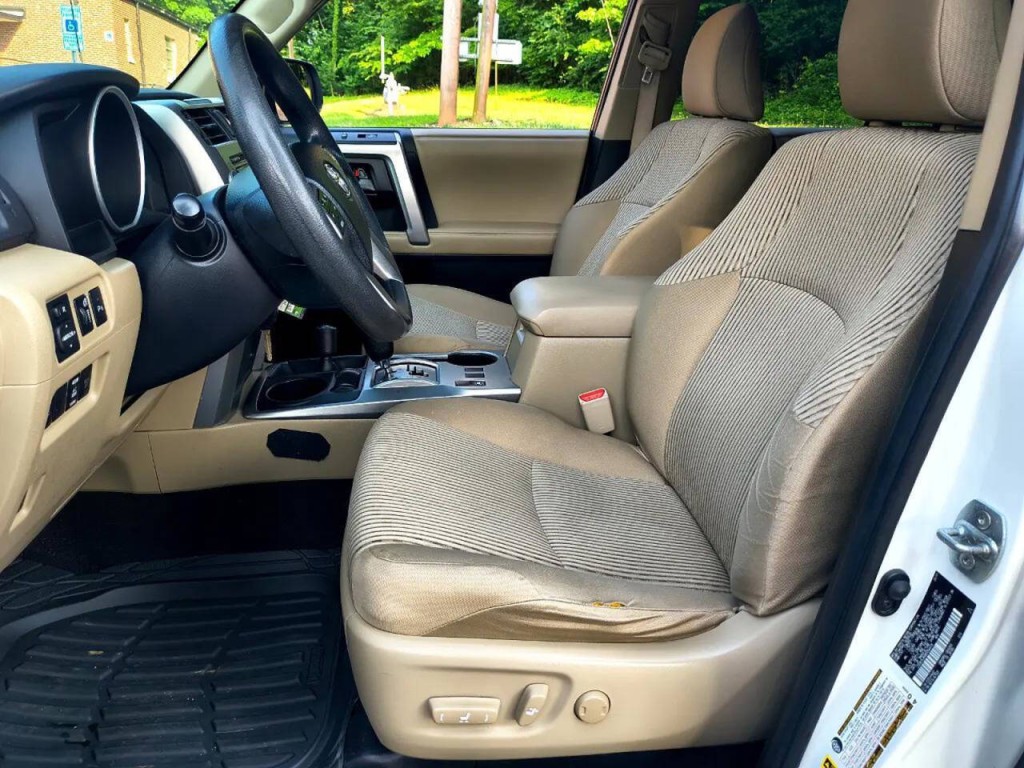 2011 Toyota 4Runner Image 12