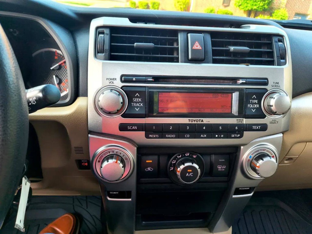 2011 Toyota 4Runner Image 20