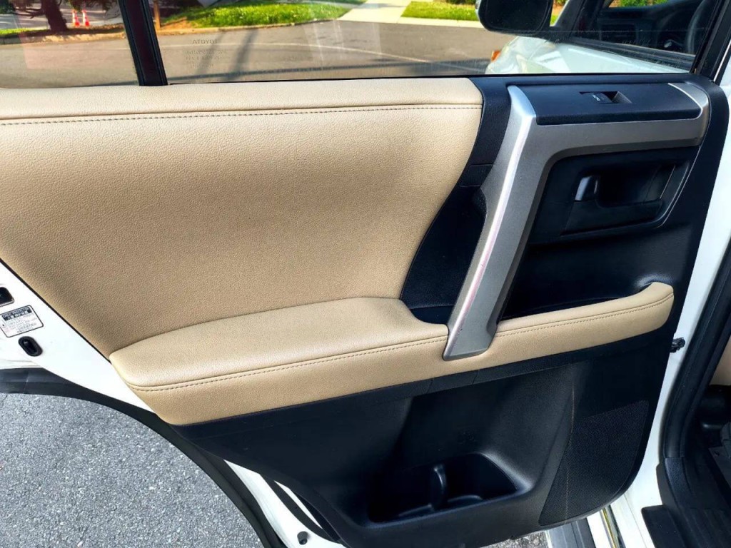 2011 Toyota 4Runner Image 24