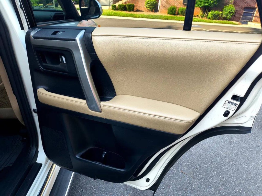 2011 Toyota 4Runner Image 31