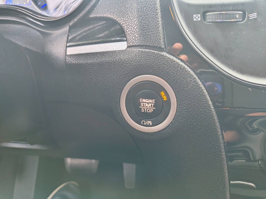 2020 Chrysler 300 Image 16