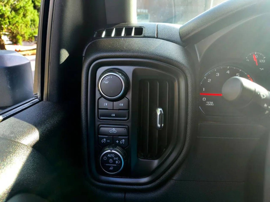 2022 Chevrolet Silverado 1500 Image 12