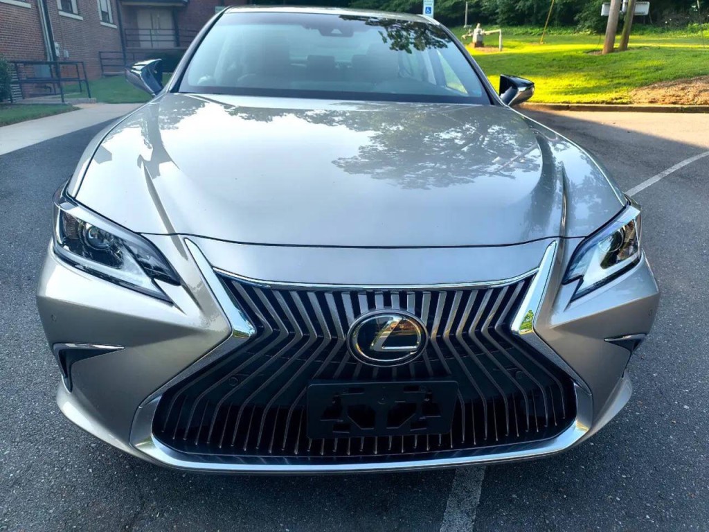 2020 Lexus ES 350 Image 2