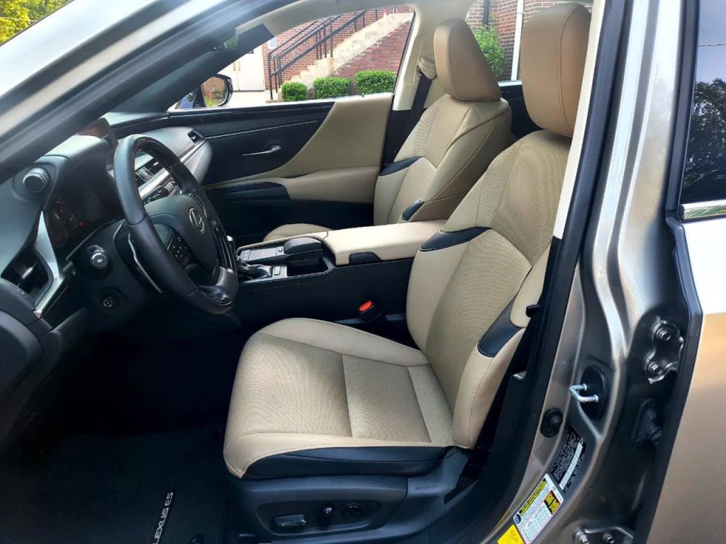 2020 Lexus ES 350 Image 12