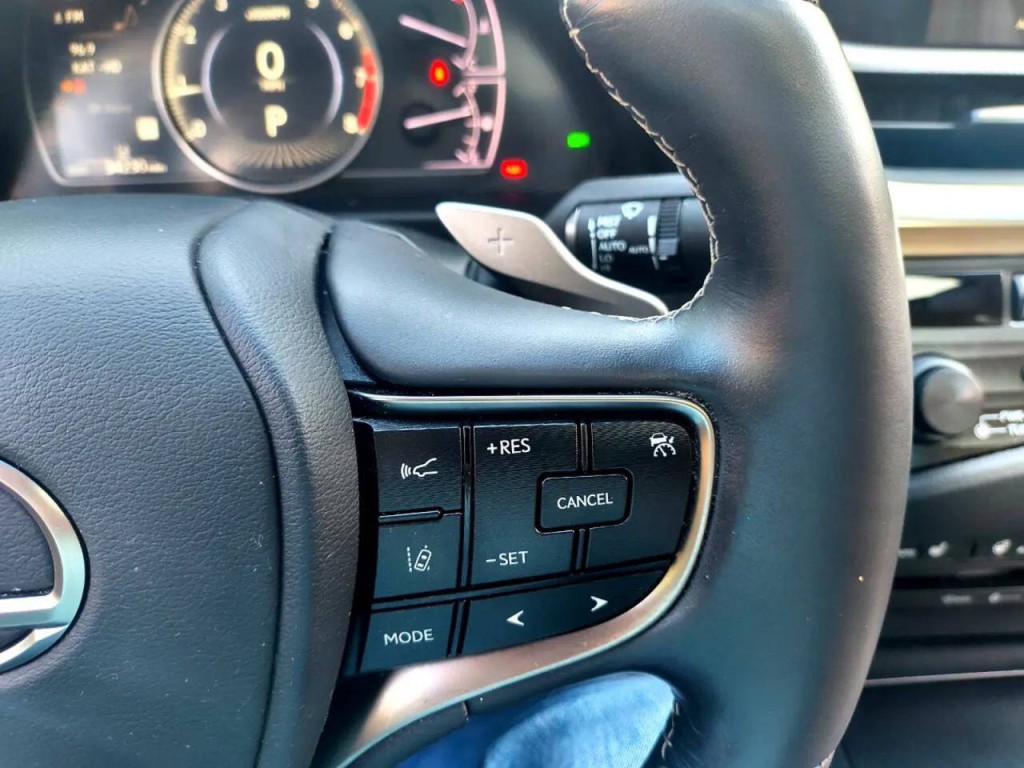 2020 Lexus ES 350 Image 15