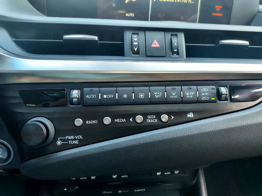 2020 Lexus ES 350 Image 23