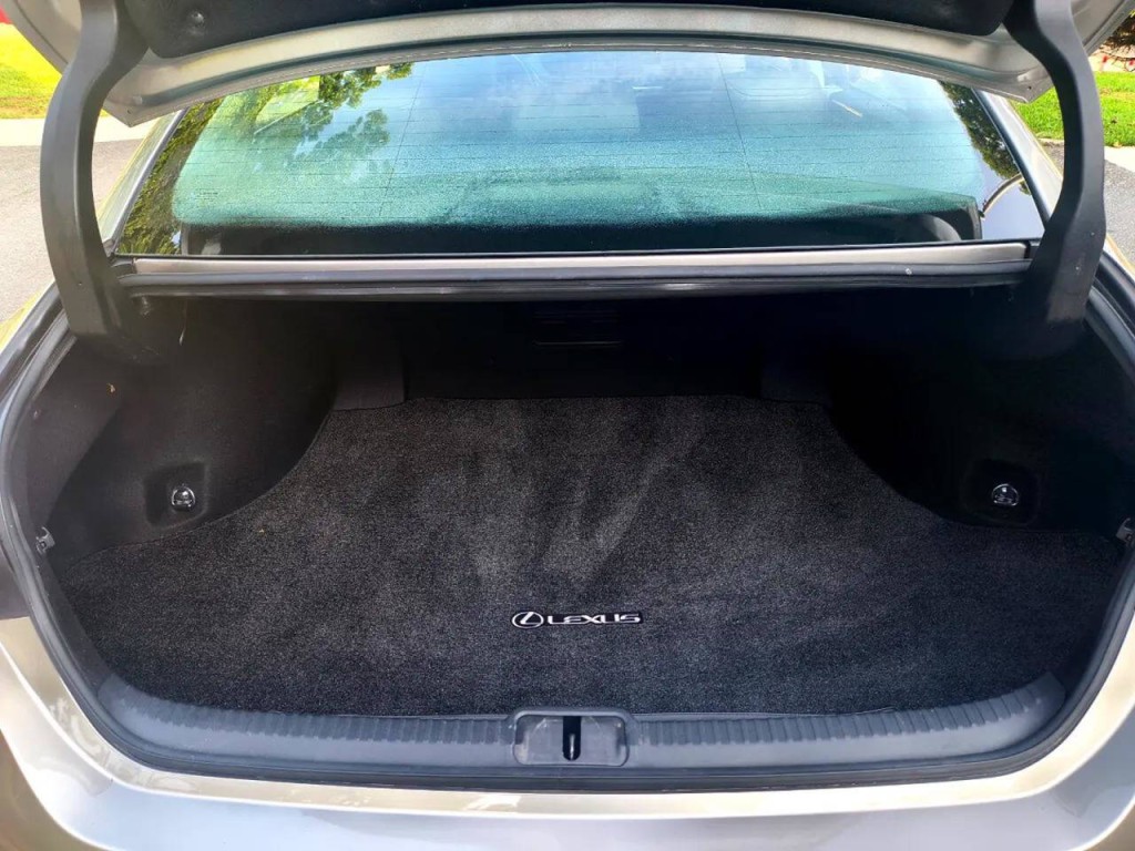 2020 Lexus ES 350 Image 32