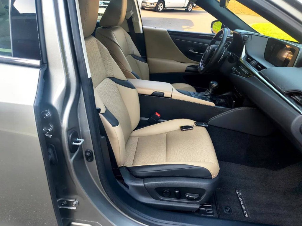 2020 Lexus ES 350 Image 35
