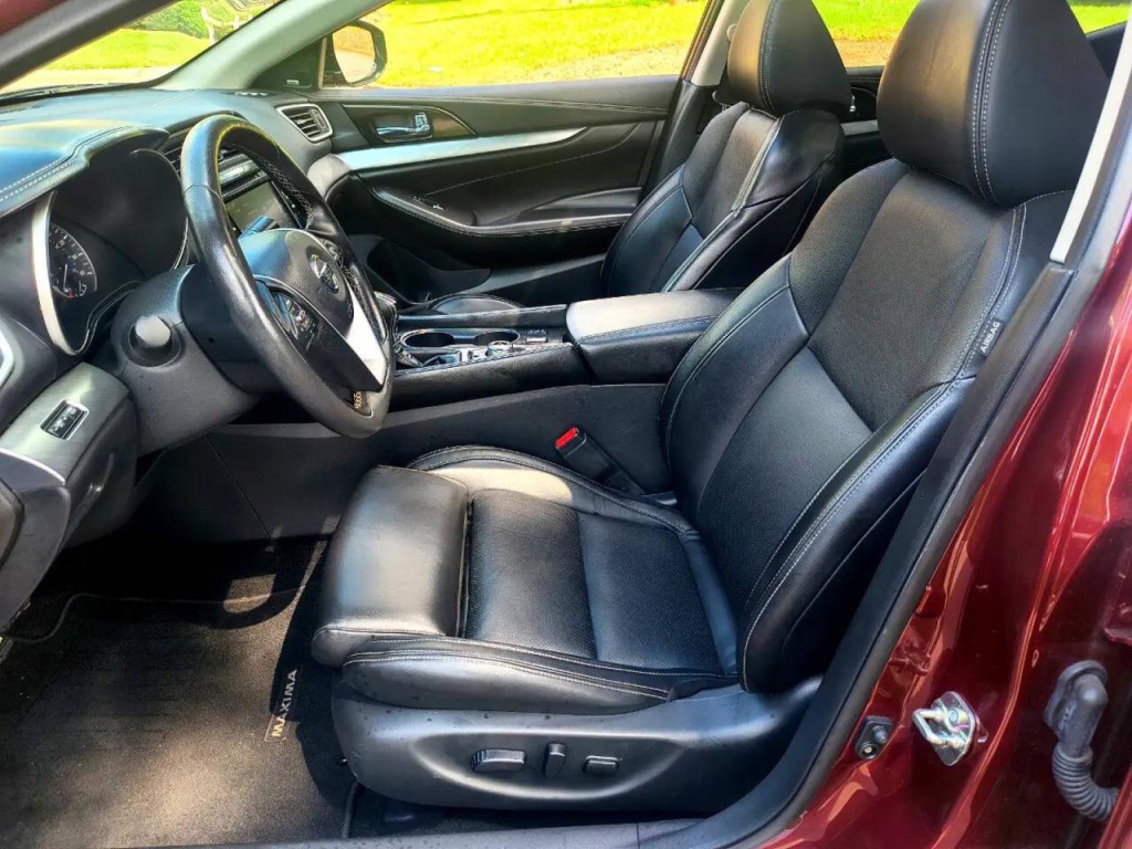 2017 Nissan Maxima Image 12