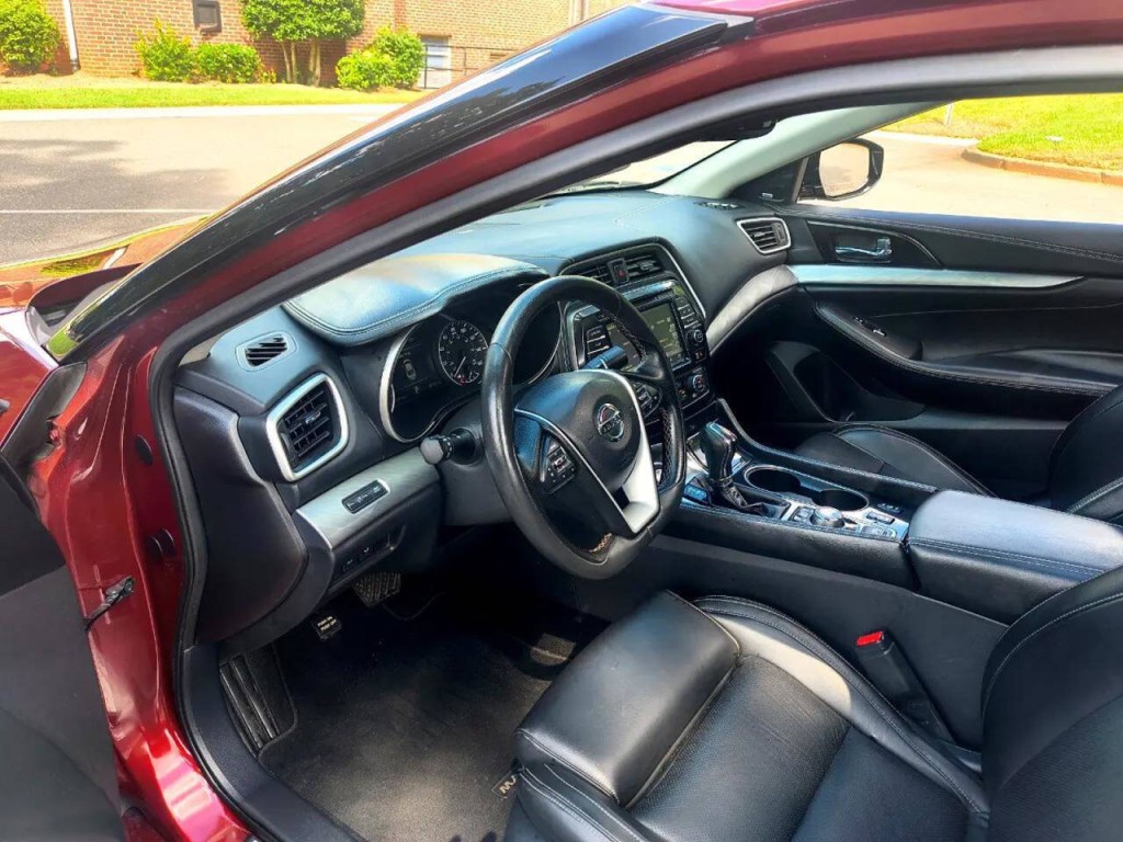 2017 Nissan Maxima Image 13