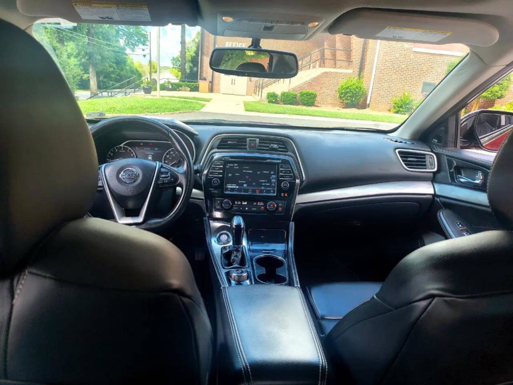 2017 Nissan Maxima Image 23