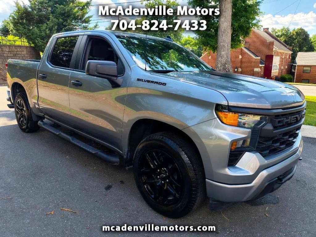 2024 Chevrolet Silverado 1500 Image 1