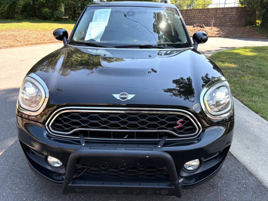 2018 MINI Countryman Image 2
