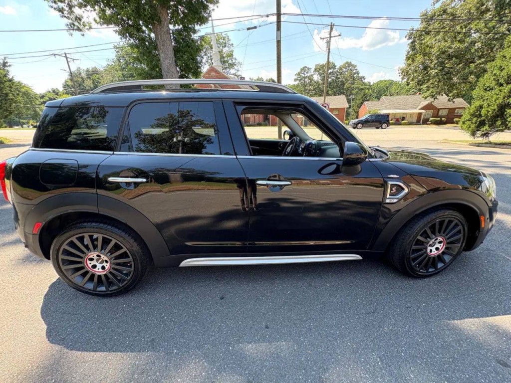 2018 MINI Countryman Image 8