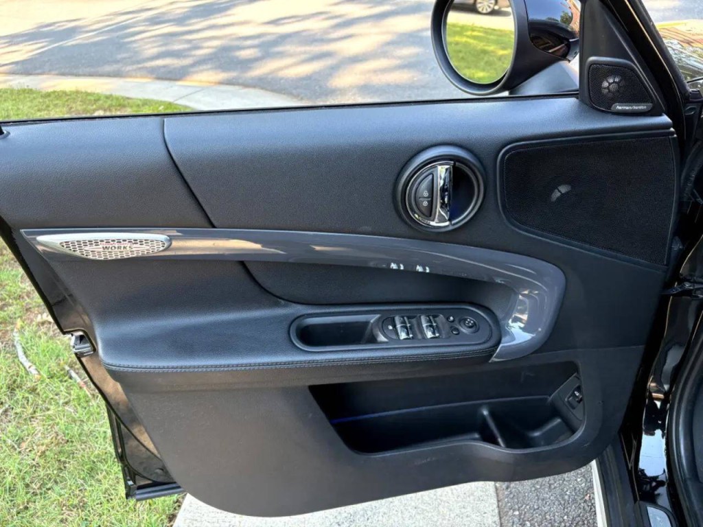 2018 MINI Countryman Image 11