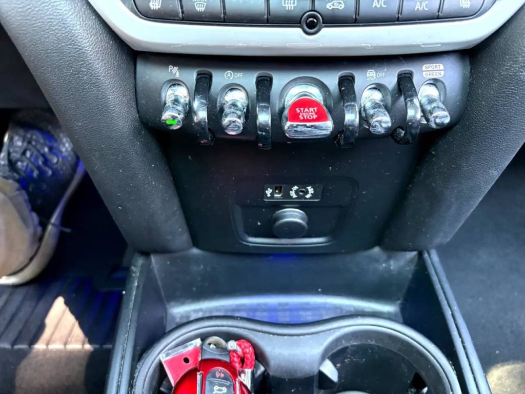 2018 MINI Countryman Image 21