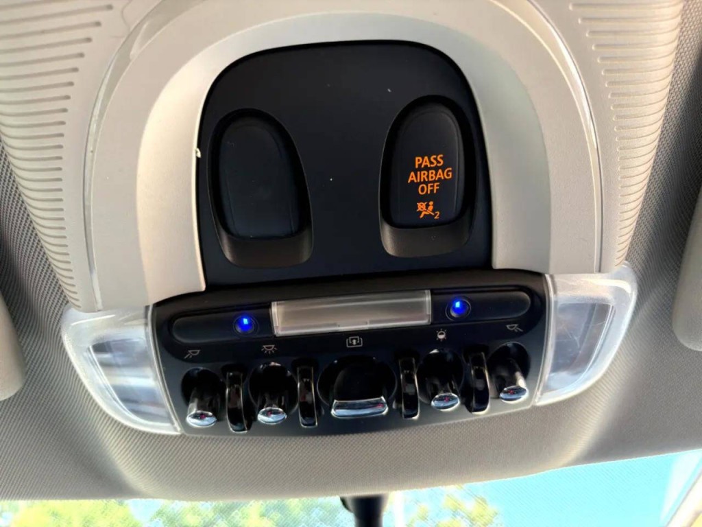 2018 MINI Countryman Image 23