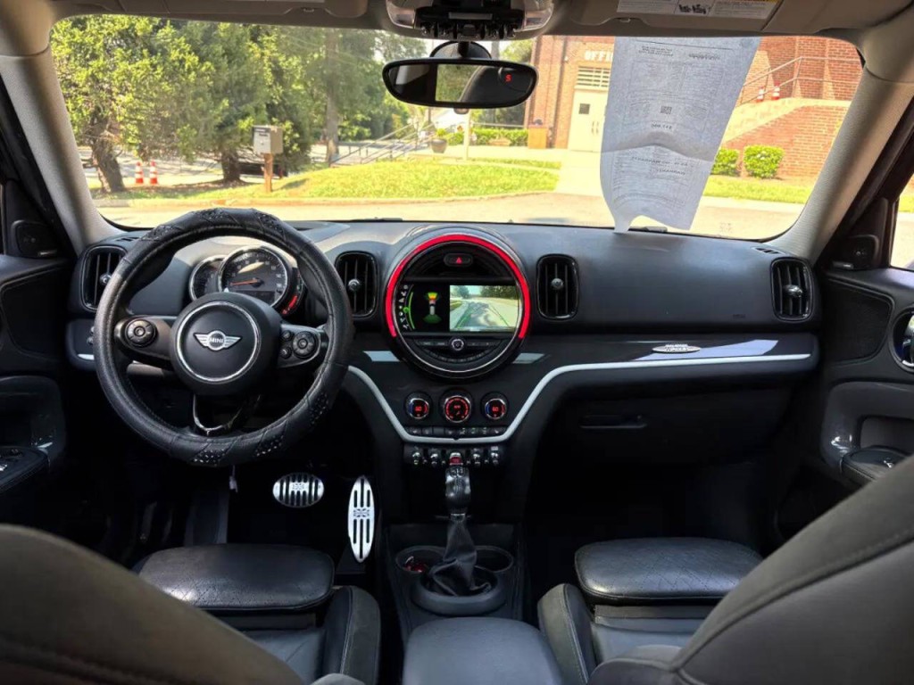 2018 MINI Countryman Image 24