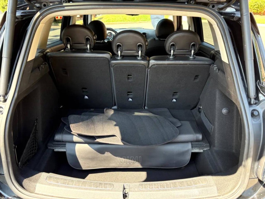 2018 MINI Countryman Image 28