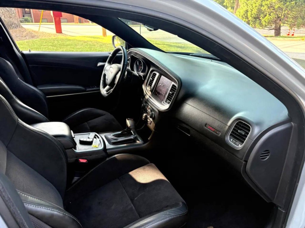 2021 Dodge Charger Image 31