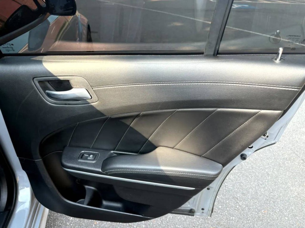 2021 Dodge Charger Image 32