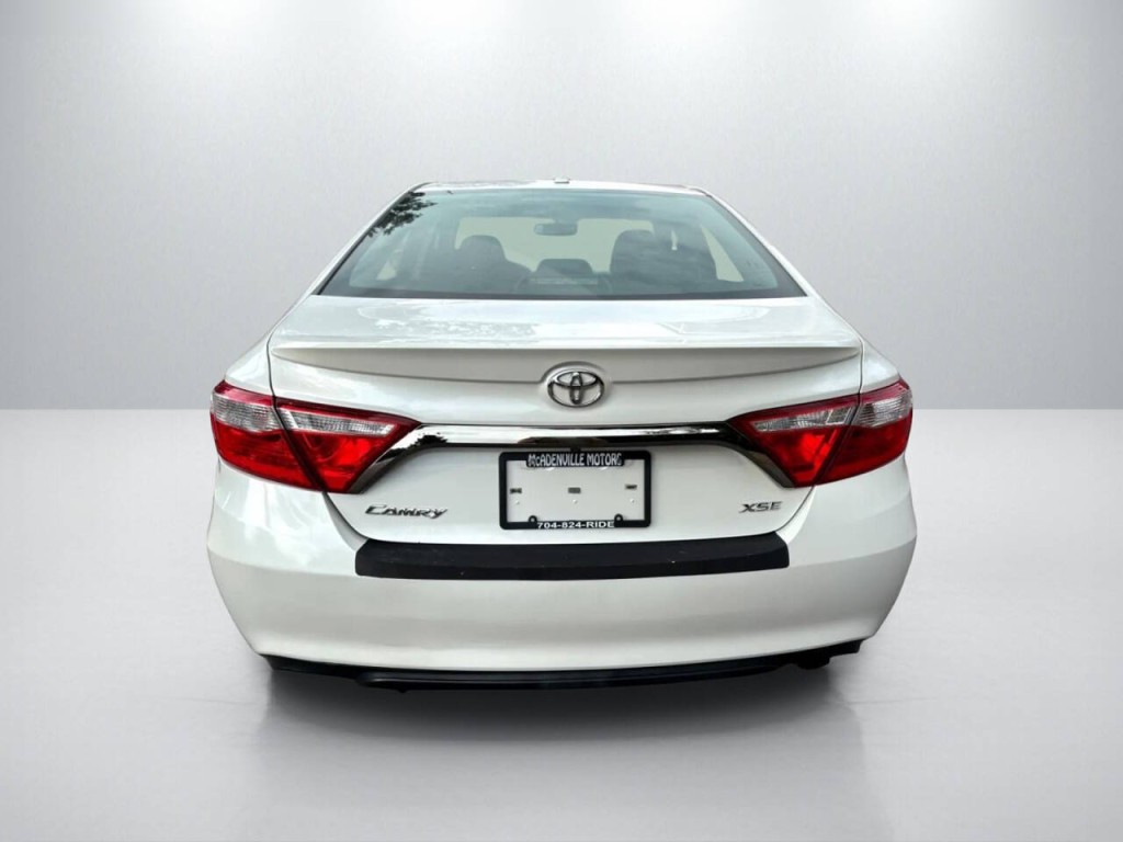 2017 Toyota Camry Image 6
