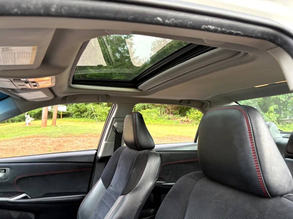 2017 Toyota Camry Image 10