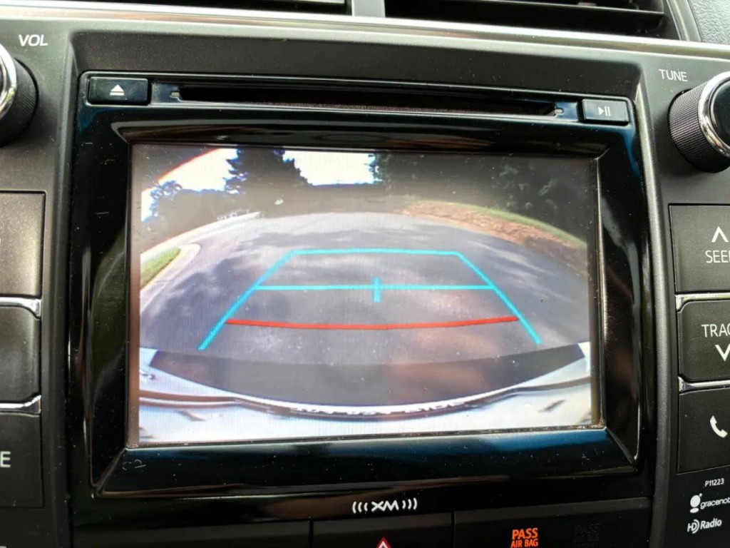 2017 Toyota Camry Image 20