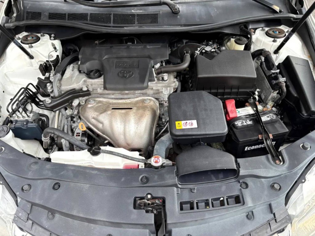 2017 Toyota Camry Image 33
