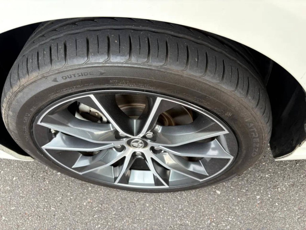 2017 Toyota Camry Image 37