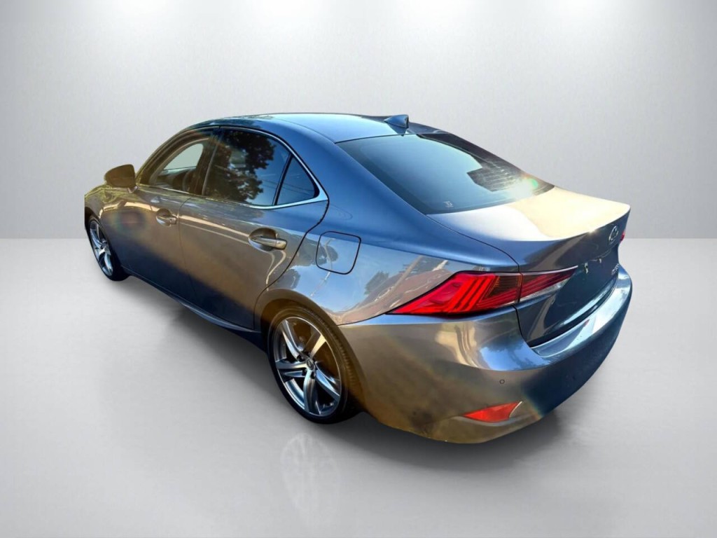 2019 Lexus IS 300 Image 5