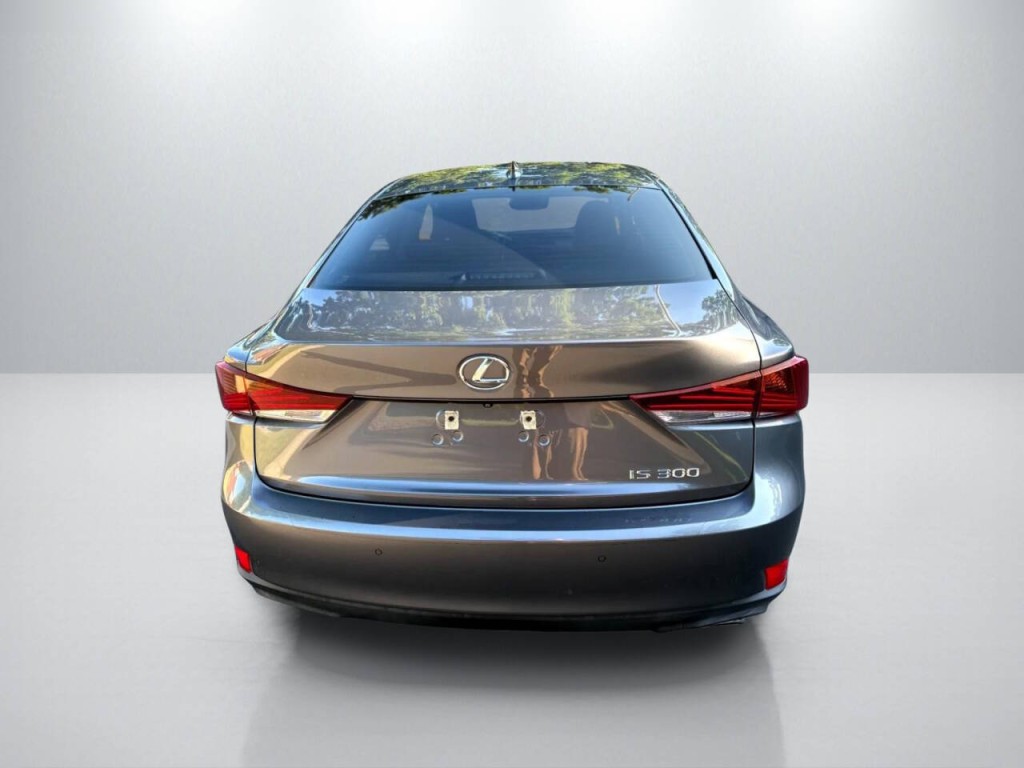 2019 Lexus IS 300 Image 6