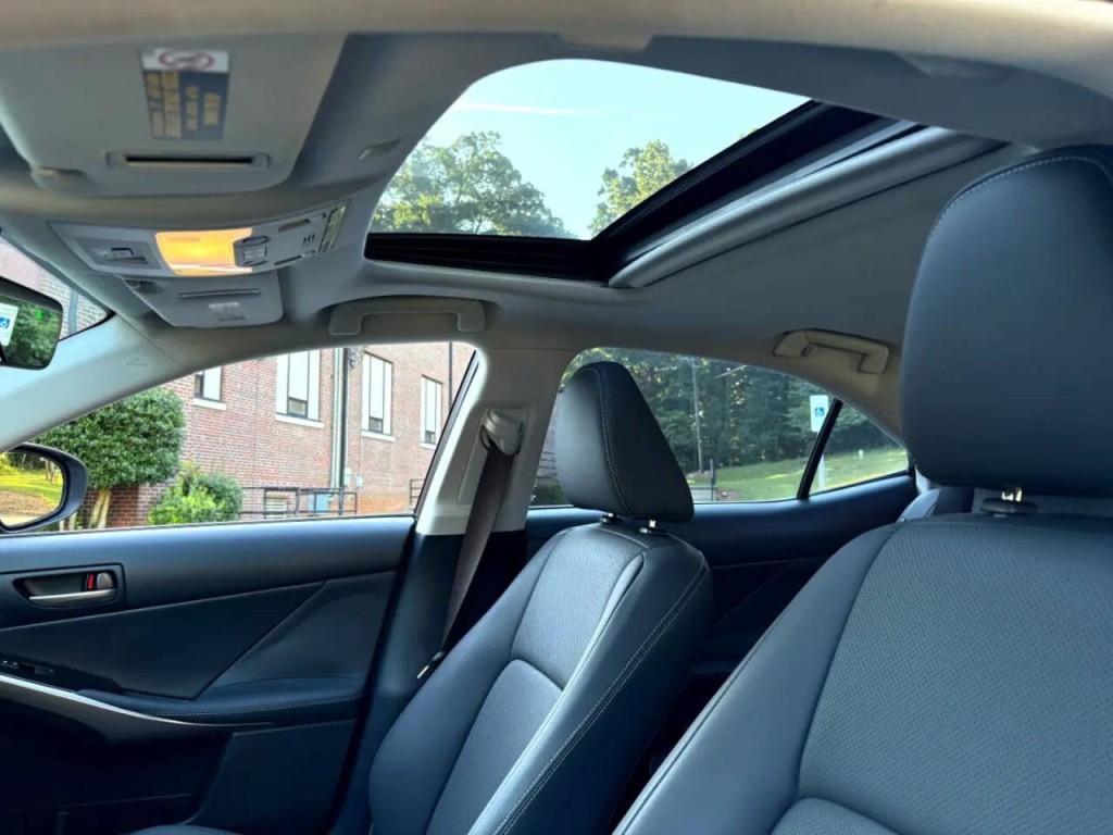 2019 Lexus IS 300 Image 10