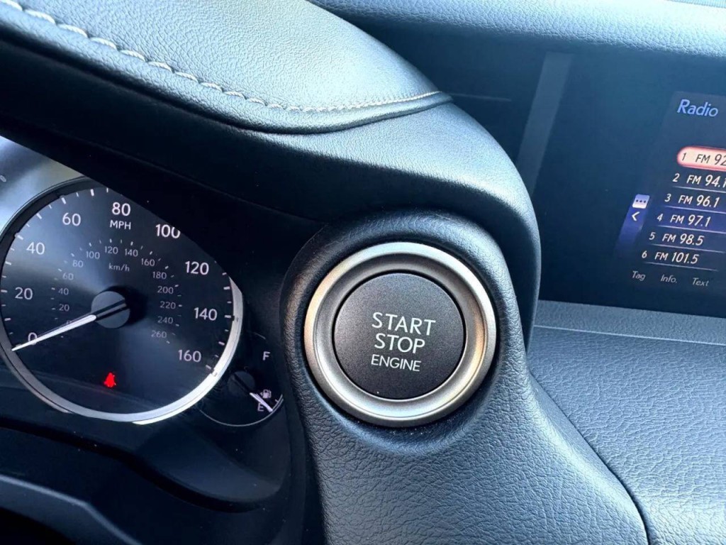 2019 Lexus IS 300 Image 19