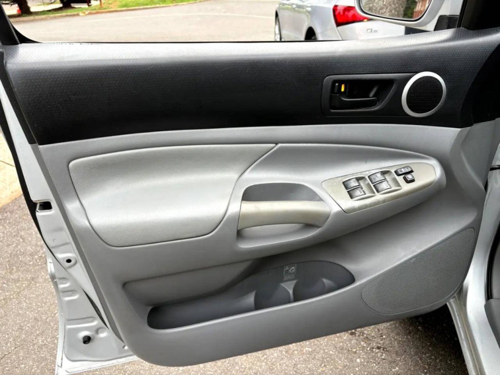 2007 Toyota Tacoma Image 9