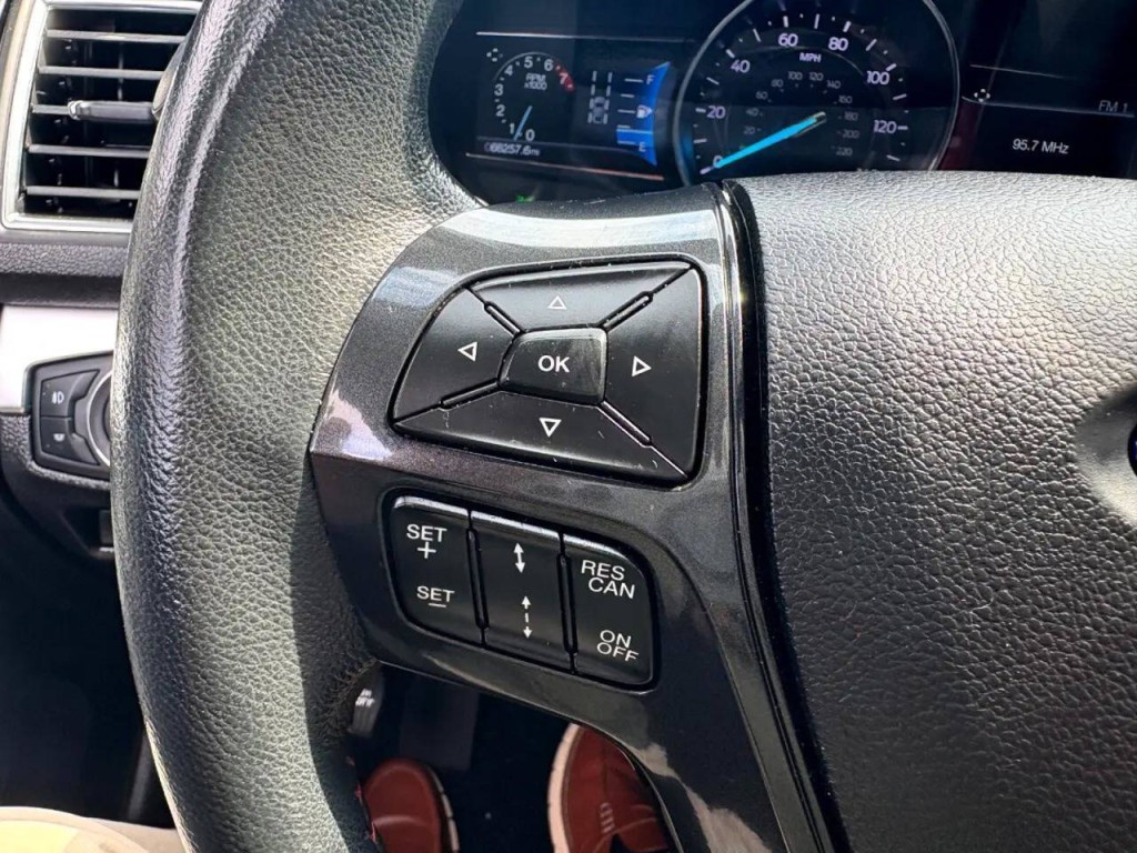 2019 Ford Explorer Image 9